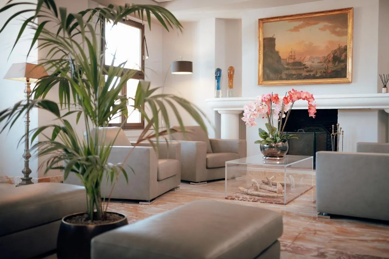 Ermitage de l’Oasis - Cannes Mandelieu Hotel
